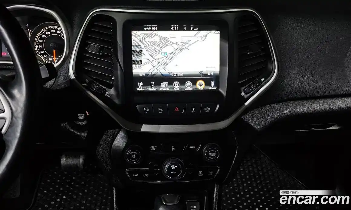 Jeep Cherokee 2018 2.4 гидро в Москве № 169908, фото 17