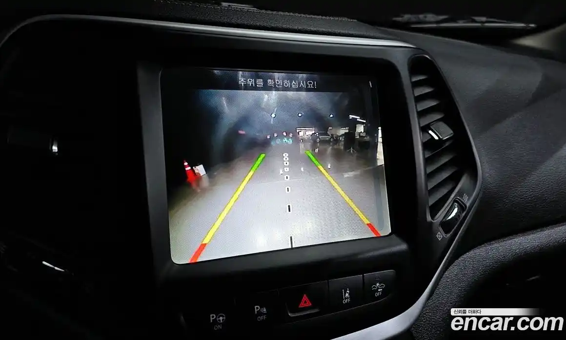 Jeep Cherokee 2018 2.4 гидро в Москве № 169908, фото 18