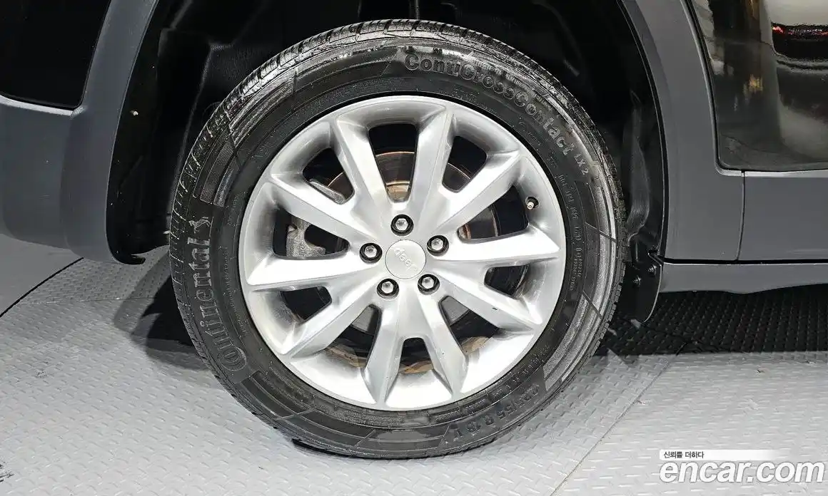 Jeep Cherokee 2018 2.4 гидро в Москве № 169908, фото 5