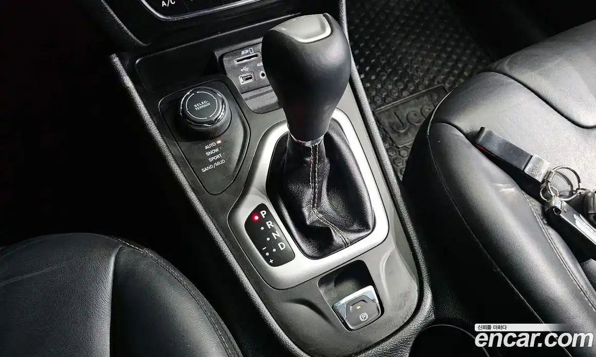 Jeep Cherokee 2018 2.4 гидро в Москве № 169908, фото 9
