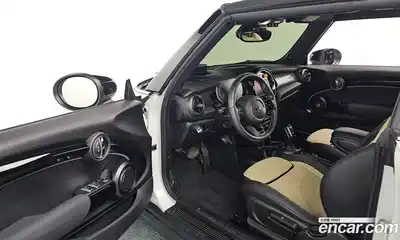 Mini Cooper Convertible 2024 2.0 гидро в Москве № 180566, миниатюра 11