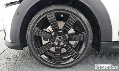 Mini Cooper Convertible 2024 2.0 гидро в Москве № 180566, миниатюра 5
