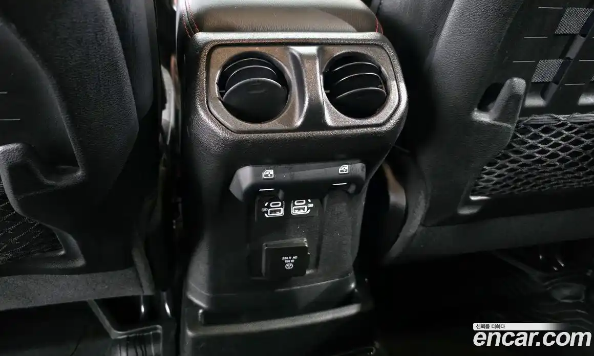 Jeep Wrangler 2021 2.0 гидро в Москве № 183357, фото 19