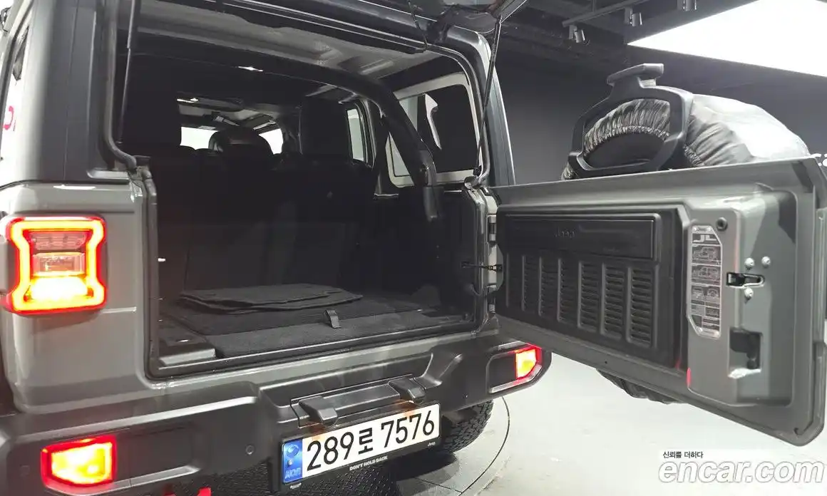 Jeep Wrangler 2021 2.0 гидро в Москве № 183357, фото 20