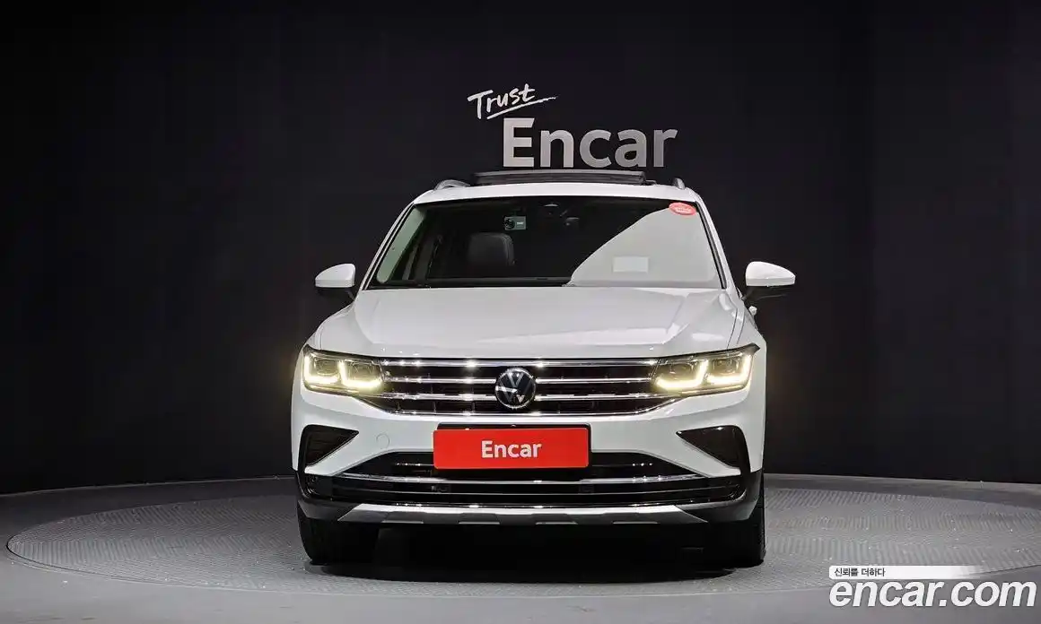 Volkswagen Tiguan 2023 2.0 гидро в Москве № 199030, фото 3