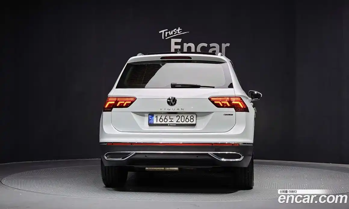 Volkswagen Tiguan 2023 2.0 гидро в Москве № 199030, фото 4