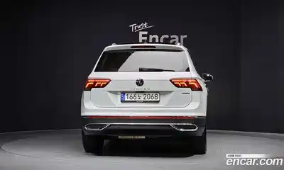 Volkswagen Tiguan 2023 2.0 гидро в Москве № 199030, миниатюра 4