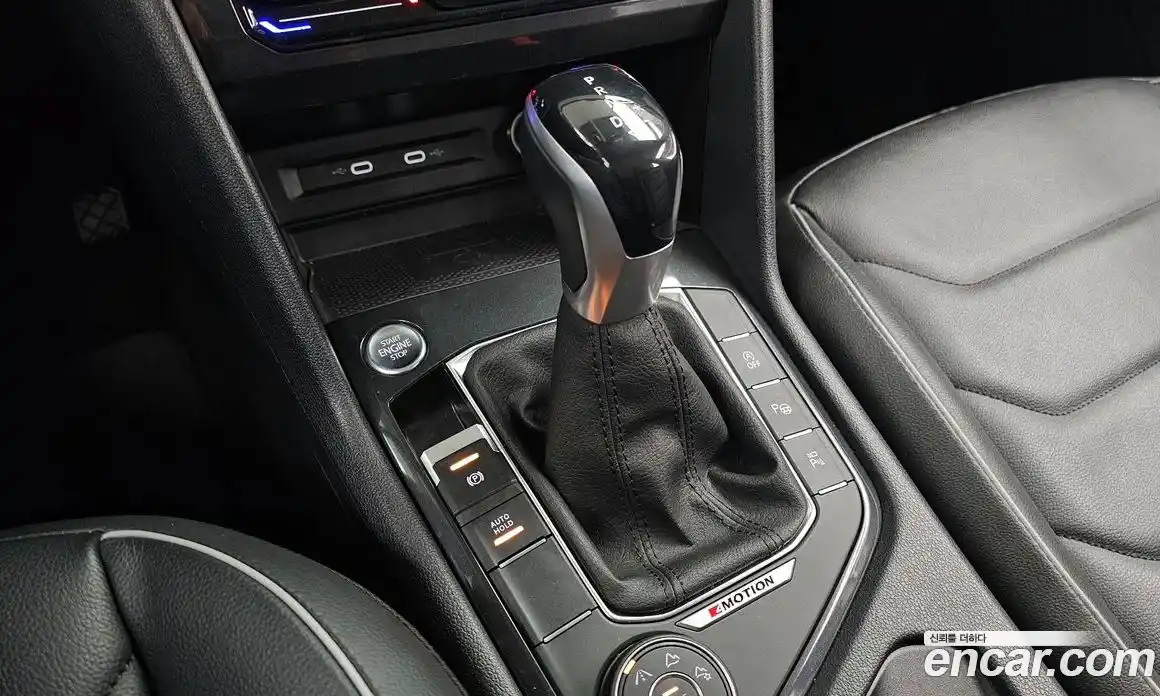 Volkswagen Tiguan 2023 2.0 гидро в Москве № 199030, фото 9