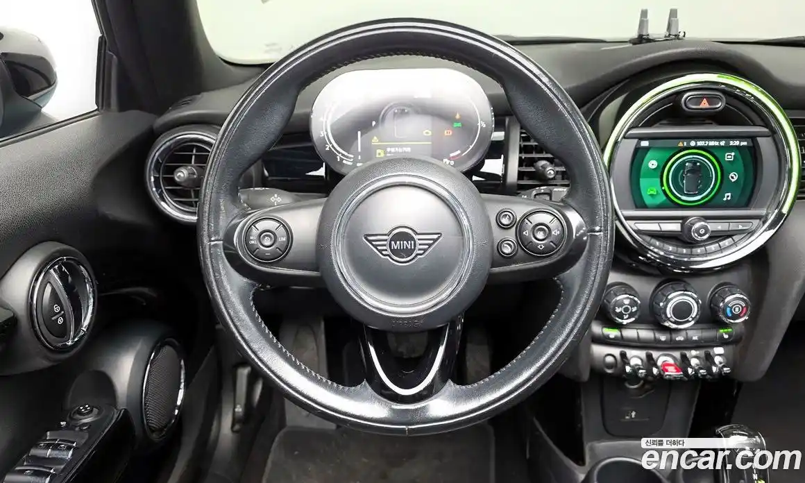 Mini Cooper Convertible 2021 1.5 гидро в Москве № 200812, фото 13