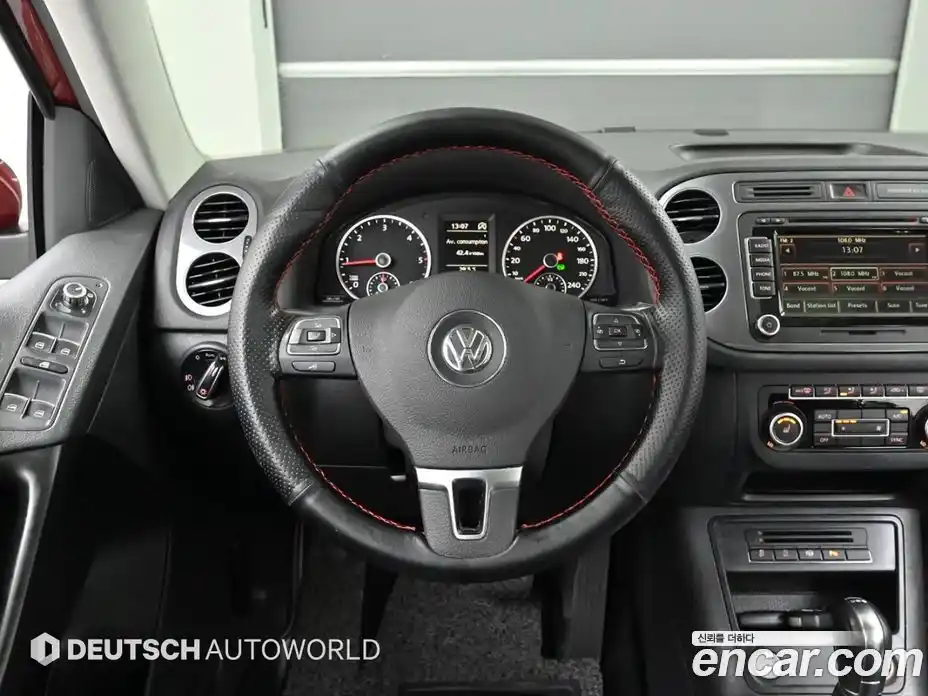 Volkswagen Tiguan 2013 2.0 гидро в Москве № 215329, фото 13