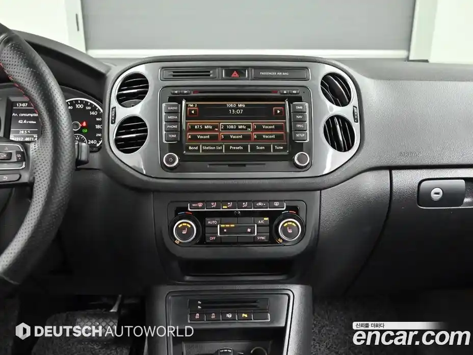 Volkswagen Tiguan 2013 2.0 гидро в Москве № 215329, фото 14