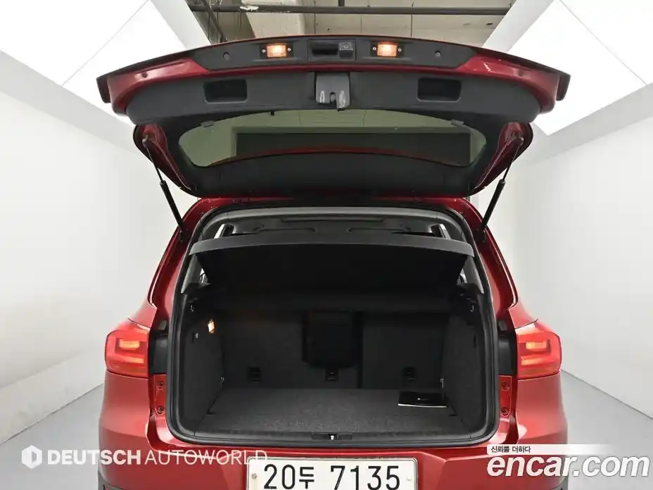 Volkswagen Tiguan 2013 2.0 гидро в Москве № 215329, фото 20