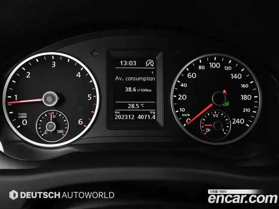 Volkswagen Tiguan 2013 2.0 гидро в Москве № 215329, фото 8