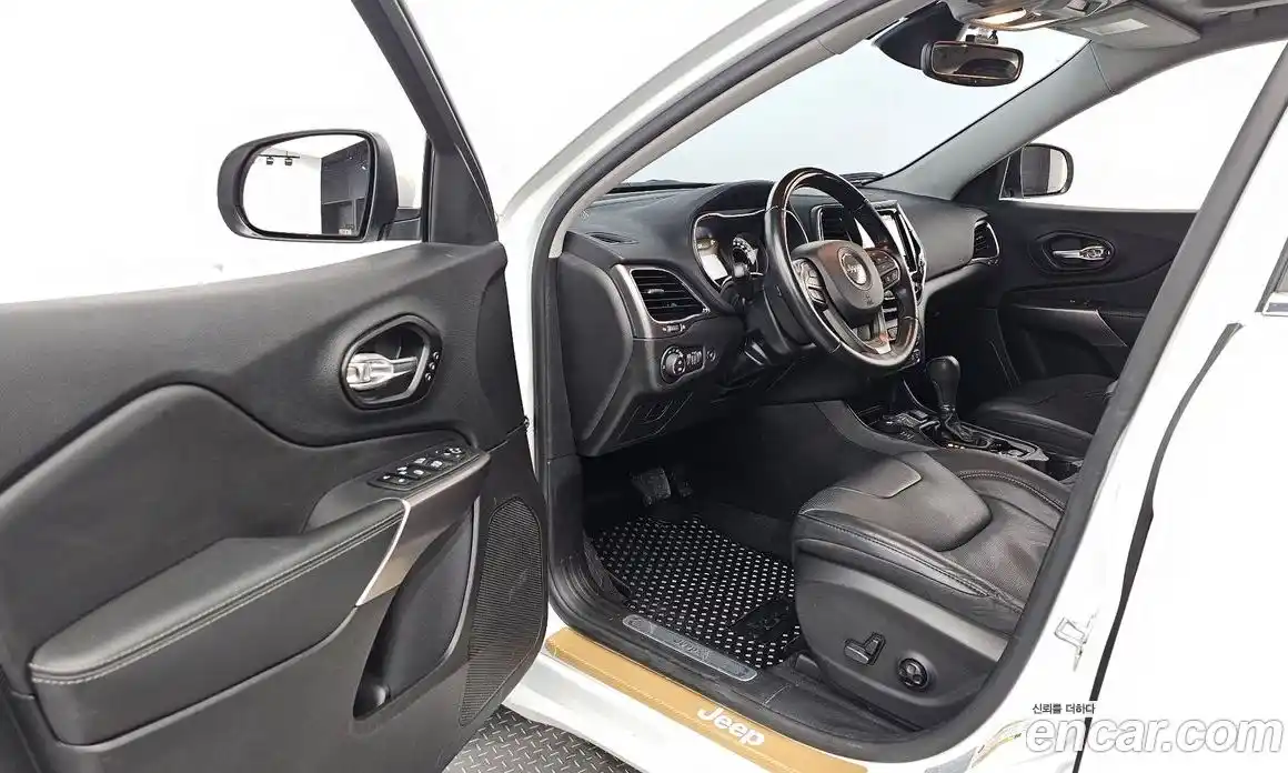Jeep Cherokee 2021 3.2 гидро в Москве № 215441, фото 10