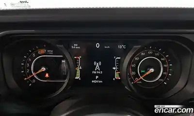 Jeep Wrangler 2024 2.0 гидро в Москве № 226749, миниатюра 8