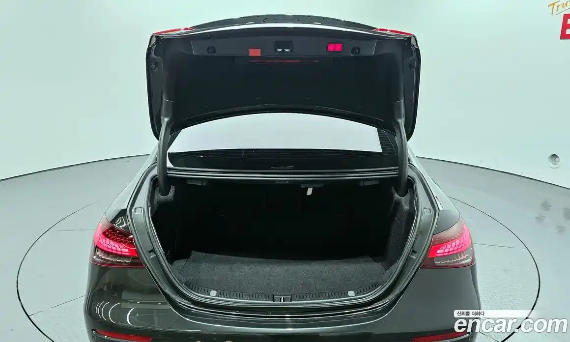 Mercedes-Benz E-Class 2021 2.0 гидро, фото 20