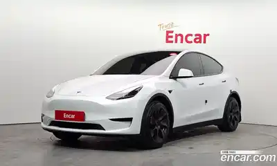 Tesla Model Y, 2023