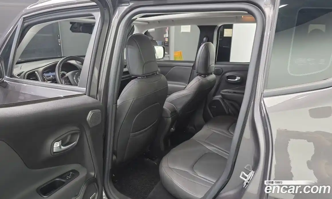 Jeep Renegade 2021 2.4 гидро в Москве № 273146, фото 11