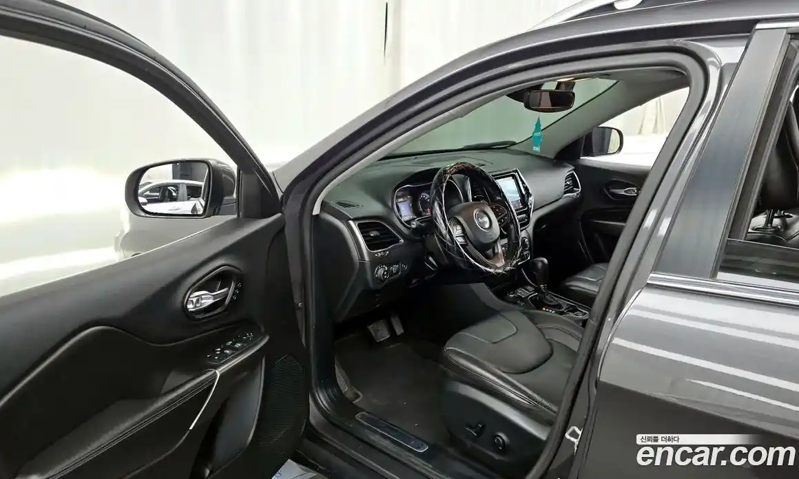 Jeep Cherokee 2020 2.4 гидро в Москве № 278691, фото 10