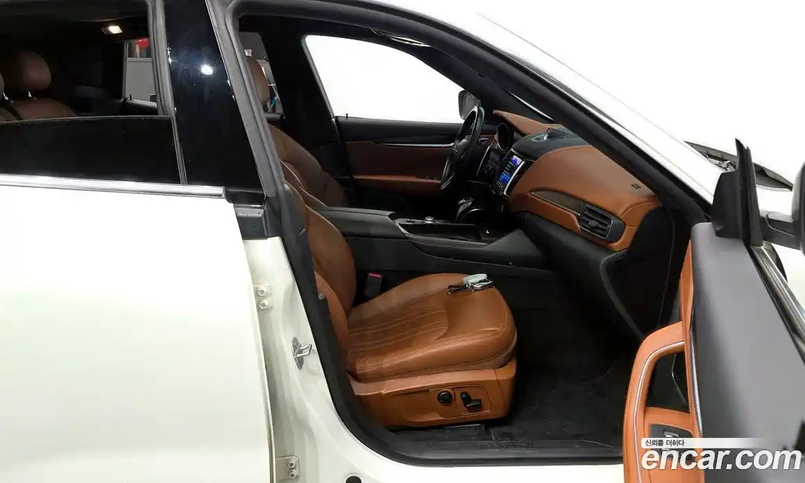 Maserati Levante 2020 3.0 гидро в Москве № 282552, фото 11