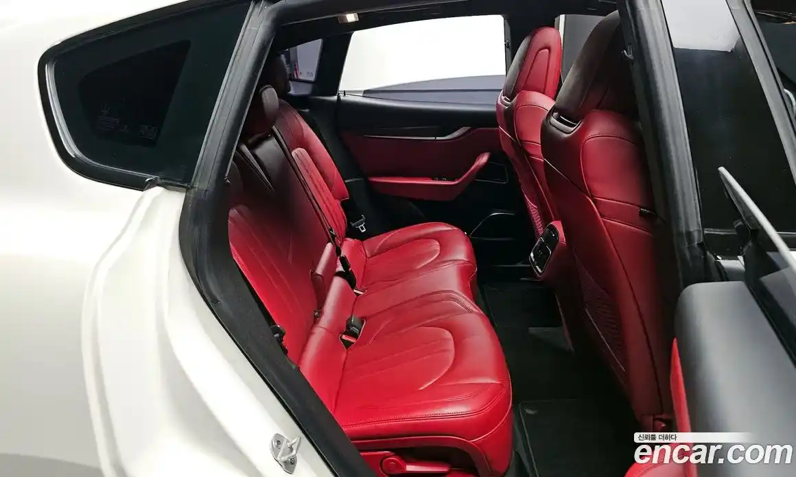 Maserati Levante 2017 3.0 гидро в Москве № 282818, фото 11