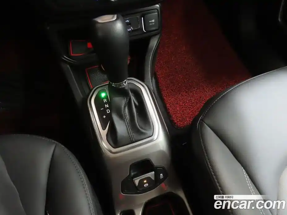 Jeep Renegade 2021 2.4 гидро в Москве № 318295, фото 13