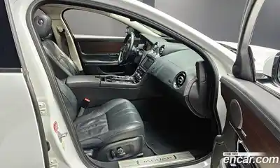Jaguar XJ 2016 2.0 гидро в Москве № 320138, миниатюра 11