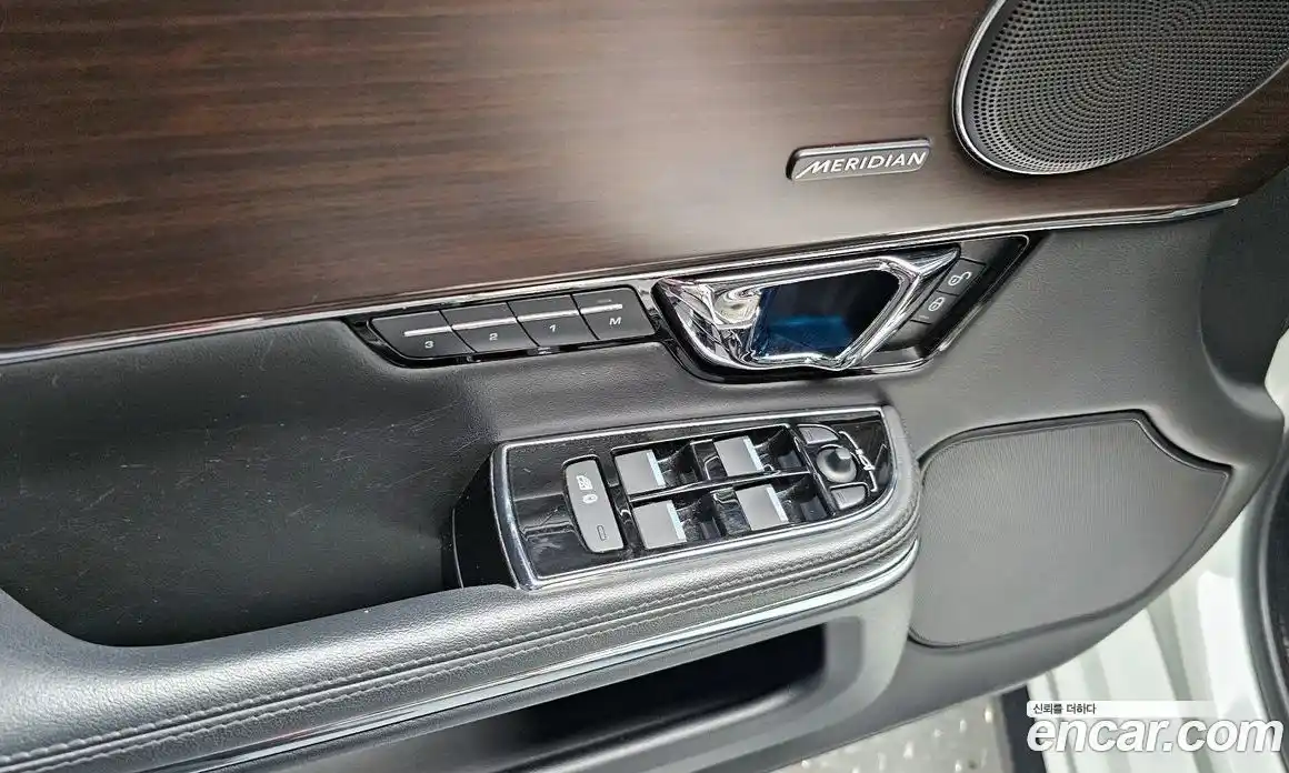 Jaguar XJ 2016 2.0 гидро в Москве № 320138, фото 18