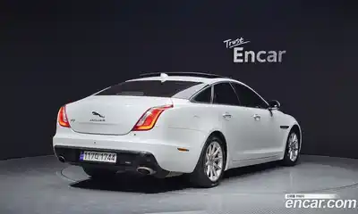Jaguar XJ 2016 2.0 гидро в Москве № 320138, миниатюра 2