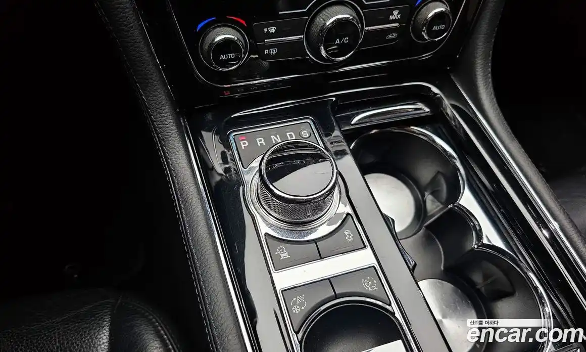 Jaguar XJ 2016 2.0 гидро в Москве № 320138, фото 9