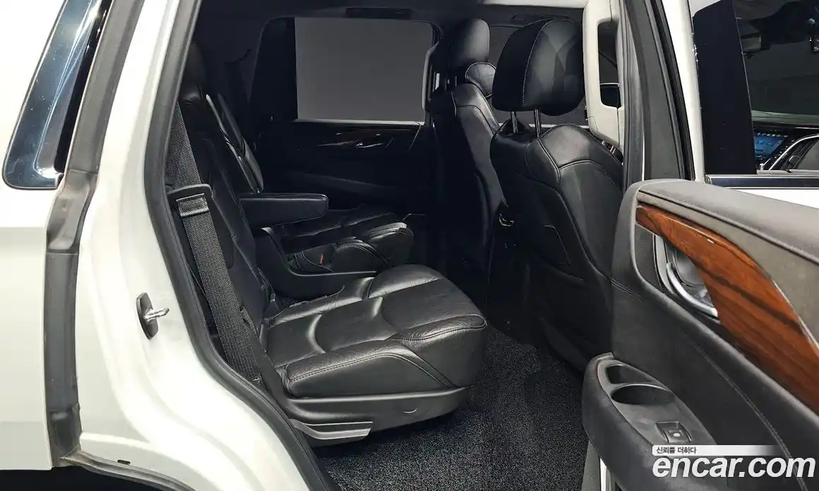 Cadillac Escalade 2018 6.2 гидро в Москве № 320941, фото 11