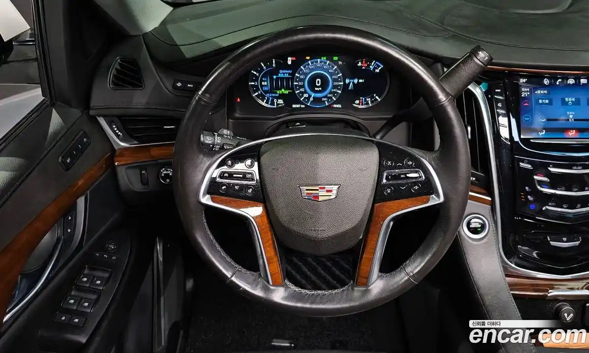 Cadillac Escalade 2018 6.2 гидро в Москве № 320941, фото 13
