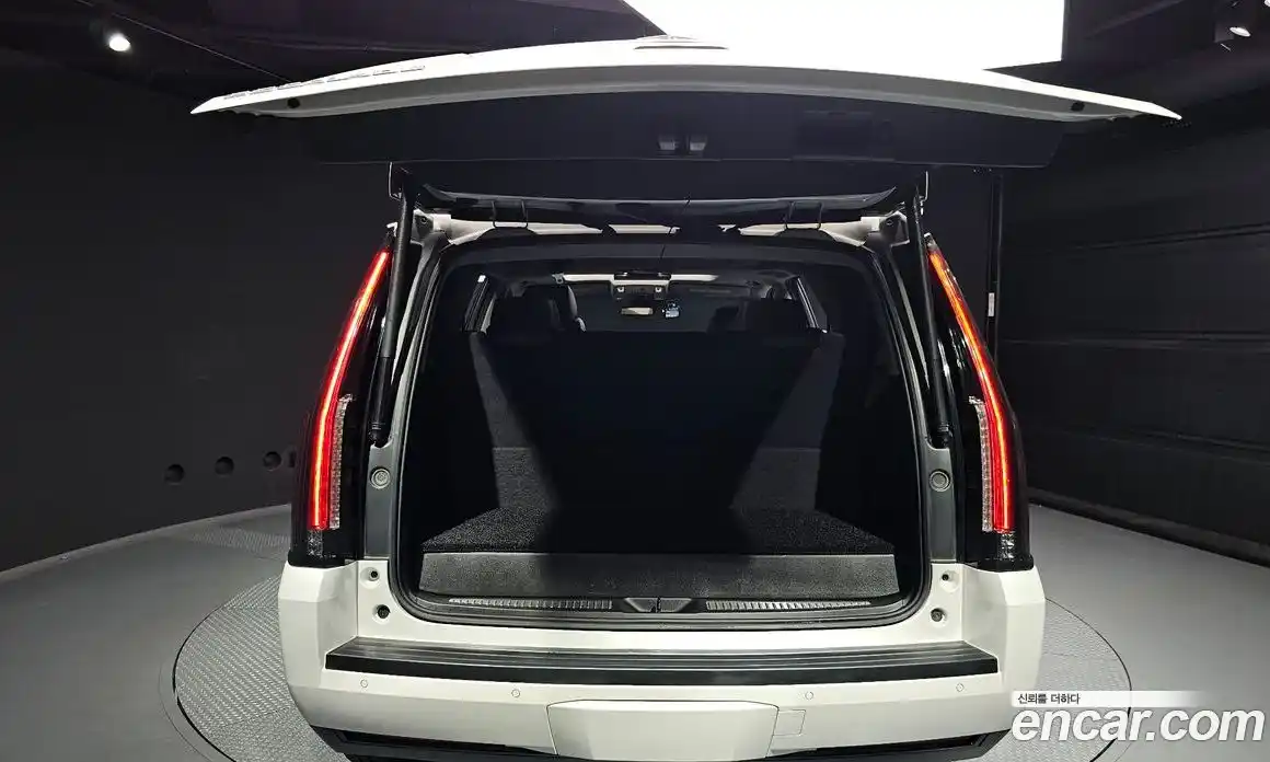 Cadillac Escalade 2018 6.2 гидро в Москве № 320941, фото 20