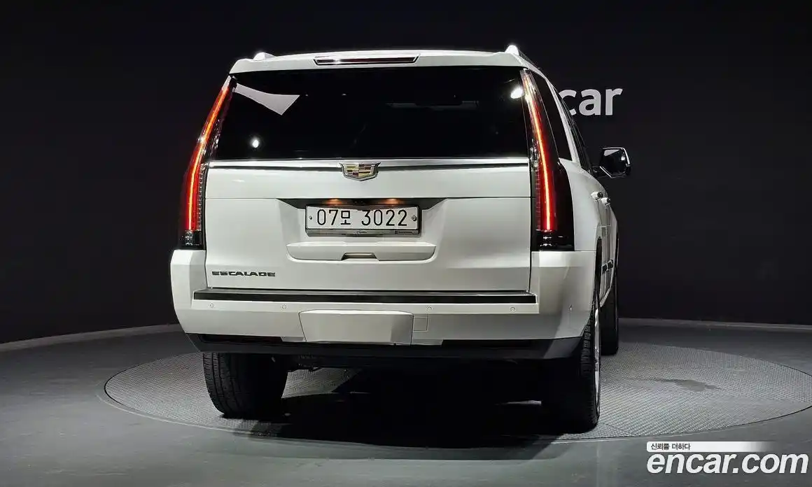 Cadillac Escalade 2018 6.2 гидро в Москве № 320941, фото 4