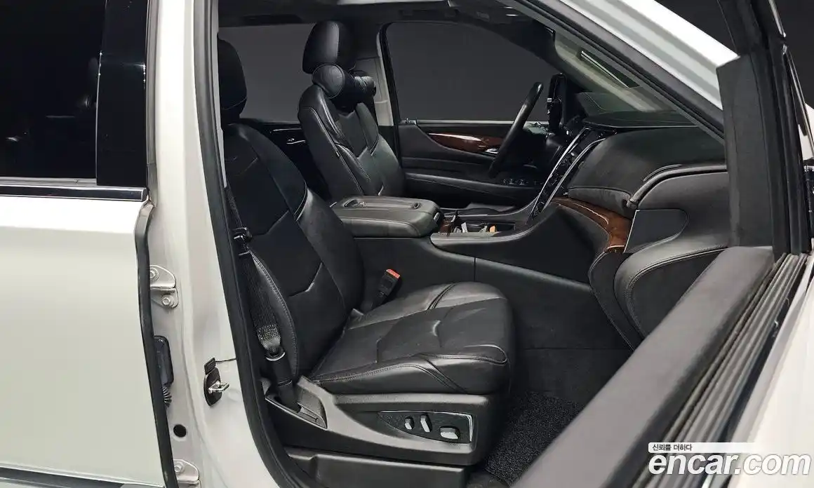 Cadillac Escalade 2018 6.2 гидро в Москве № 320941, фото 10