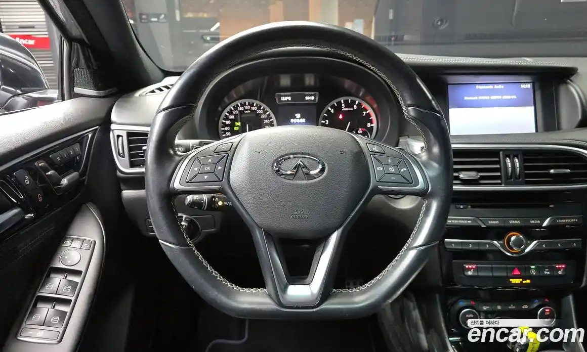 Infiniti Q30 2017 2.0 гидро в Москве № 335957, фото 13