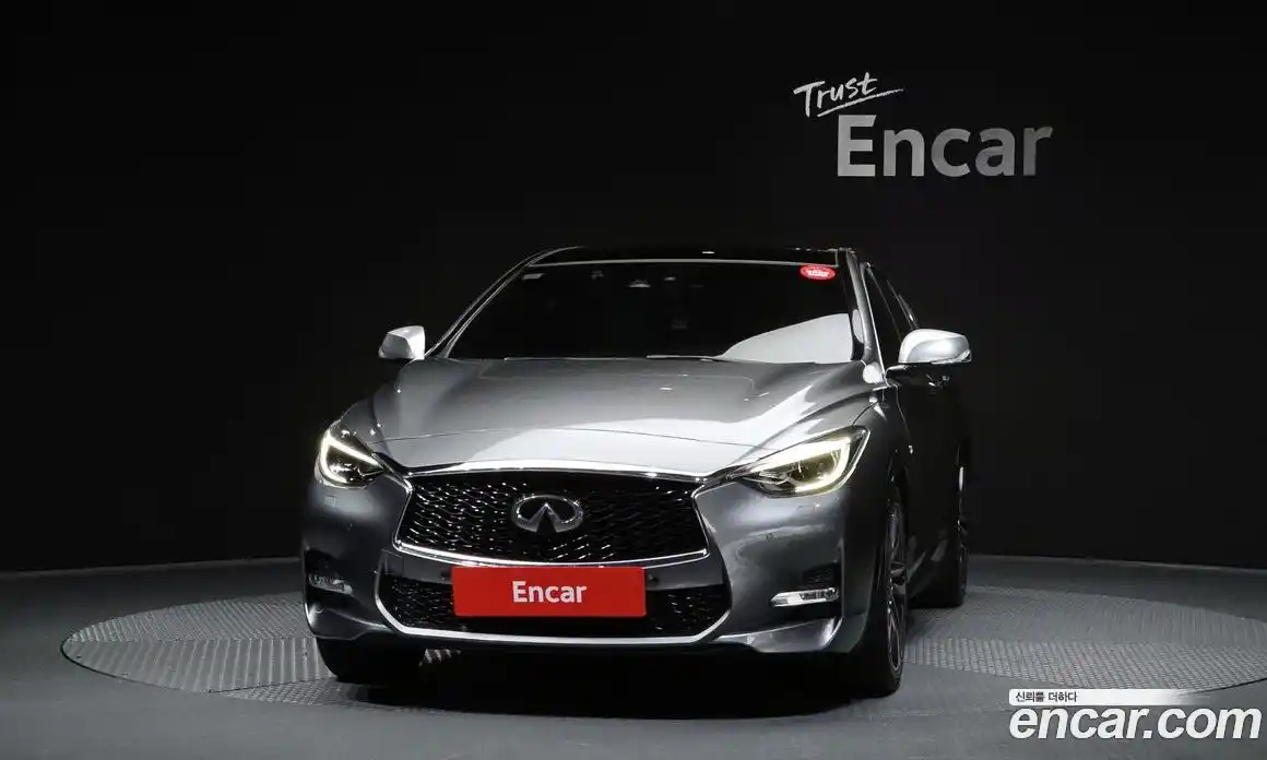 Infiniti Q30 2017 2.0 гидро в Москве № 335957, фото 3