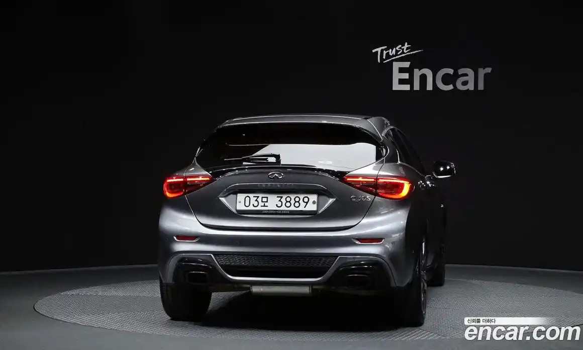 Infiniti Q30 2017 2.0 гидро в Москве № 335957, фото 4