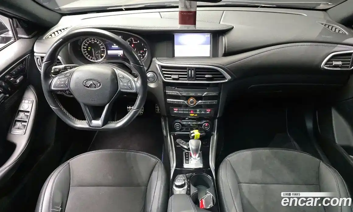 Infiniti Q30 2017 2.0 гидро в Москве № 335957, фото 7