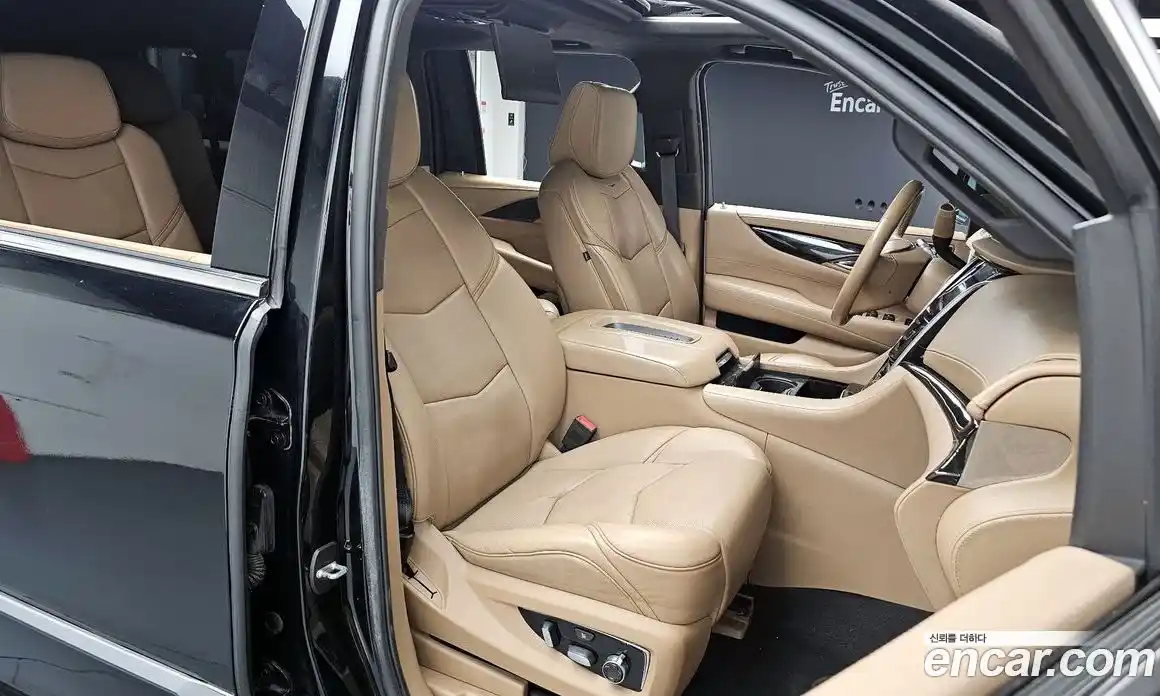 Cadillac Escalade 2018 6.2 гидро в Москве № 548096, фото 12