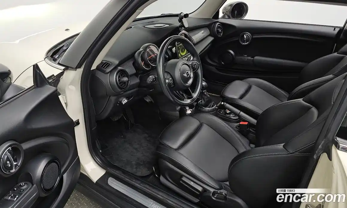 Mini Cooper 2016 1.5 гидро в Москве № 628085, фото 11