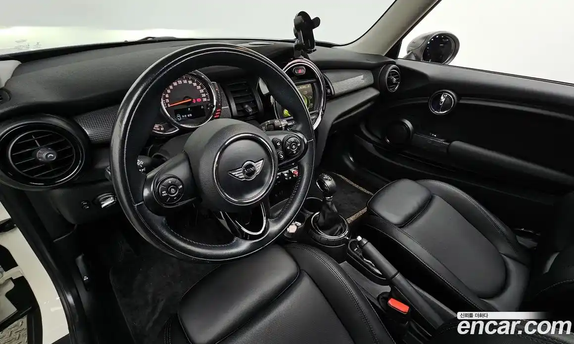 Mini Cooper 2016 1.5 гидро в Москве № 628085, фото 7