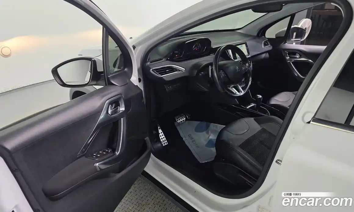 Peugeot 2008 2017 1.6 гидро в Москве № 717526, фото 11