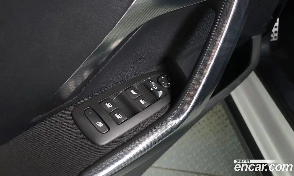 Peugeot 2008 2017 1.6 гидро в Москве № 717526, фото 17