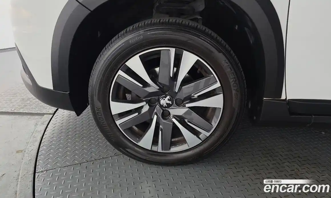 Peugeot 2008 2017 1.6 гидро в Москве № 717526, фото 5