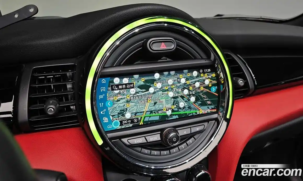 Mini Cooper Convertible 2020 2.0 гидро в Москве, фото 15