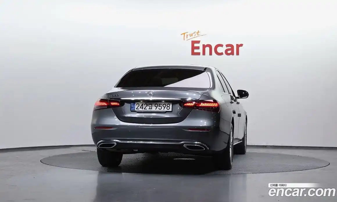 Mercedes-Benz E-Class 2021 2.0 гидро, фото 4