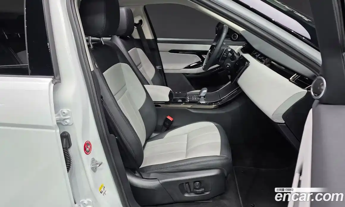 Land Rover Range-Rover Evoque 2024 2.0 гидро в Москве № 824684, фото 10