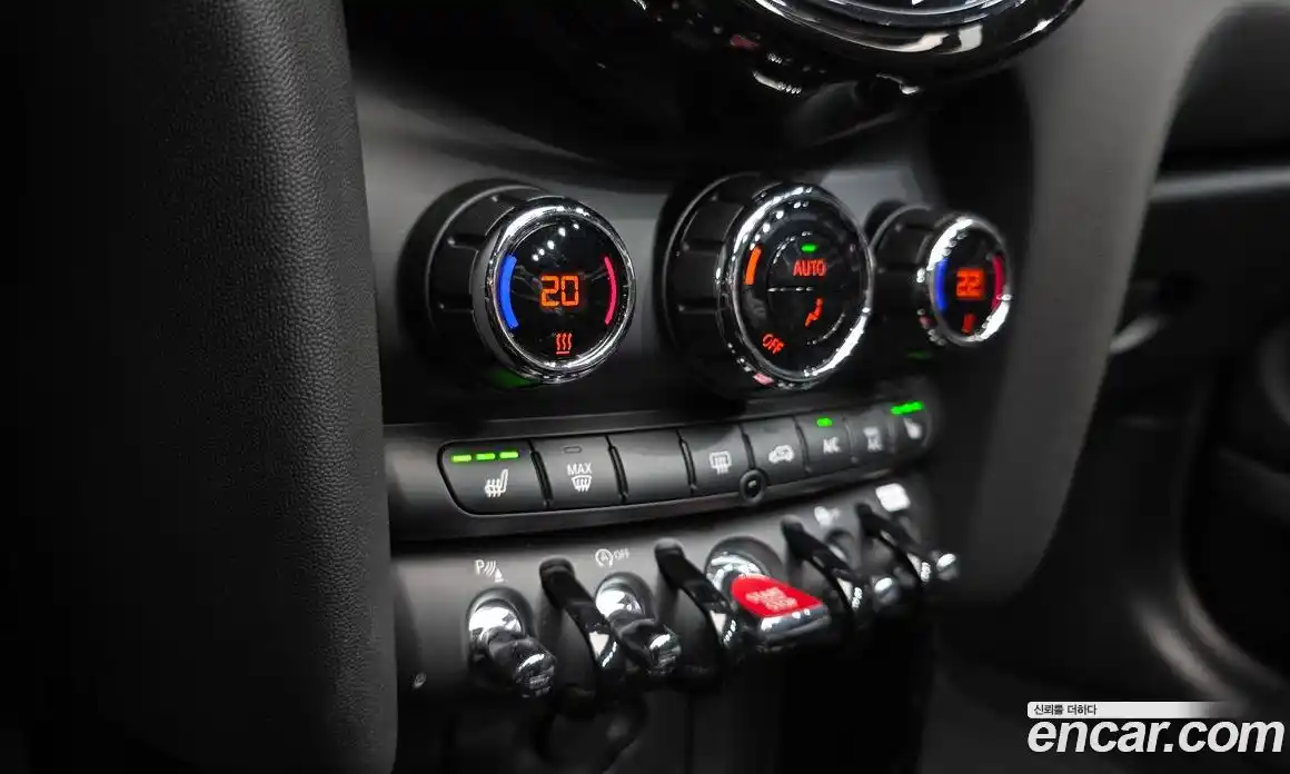 Mini Cooper Convertible 2024 1.5 гидро в Москве № 861422, фото 17