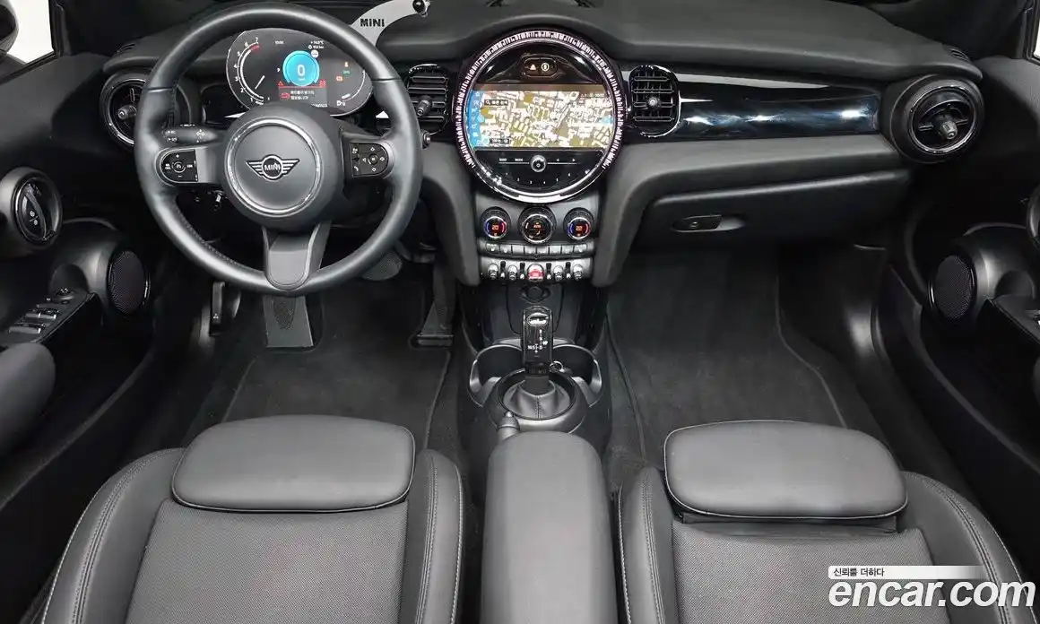 Mini Cooper Convertible 2024 1.5 гидро в Москве № 861422, фото 7